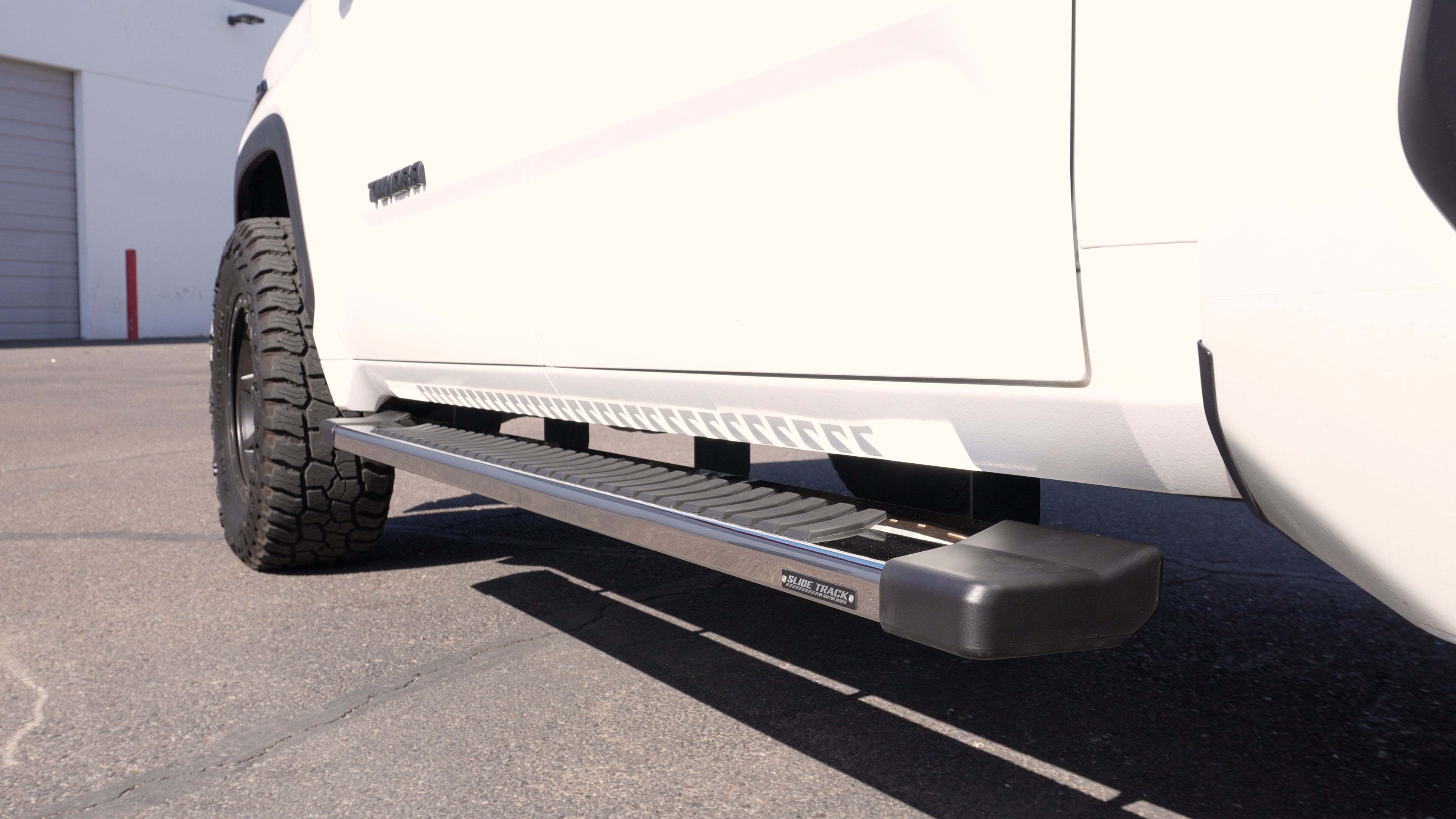 6" OEM Style Full Tread Stainless Hybrid Running Boards: The Perfect Blend of Style & Function