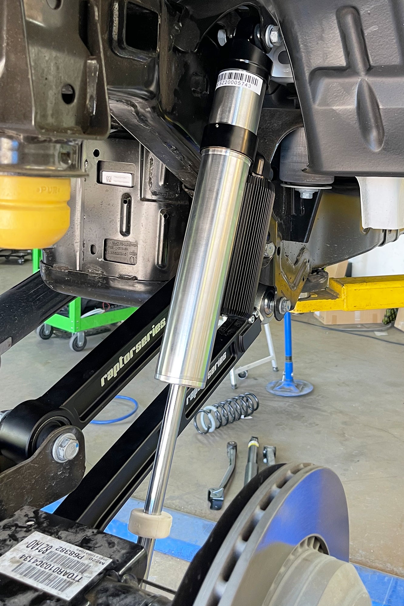 2.5 Reservoir Shocks - Piggyback - Finned - 170118-466701