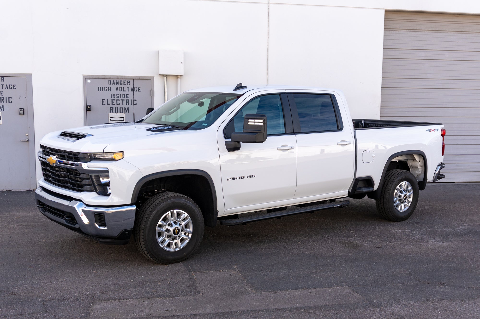 Raptor Series Tread Step Running Boards Black Textured Aluminum - 07-18 Chevy Silverado/GMC Sierra 1500; 19 Silverado/Sierra 1500 LD/Limited; 07-19 Silverado/Sierra 2500/3500 HD Extended/Double Cab