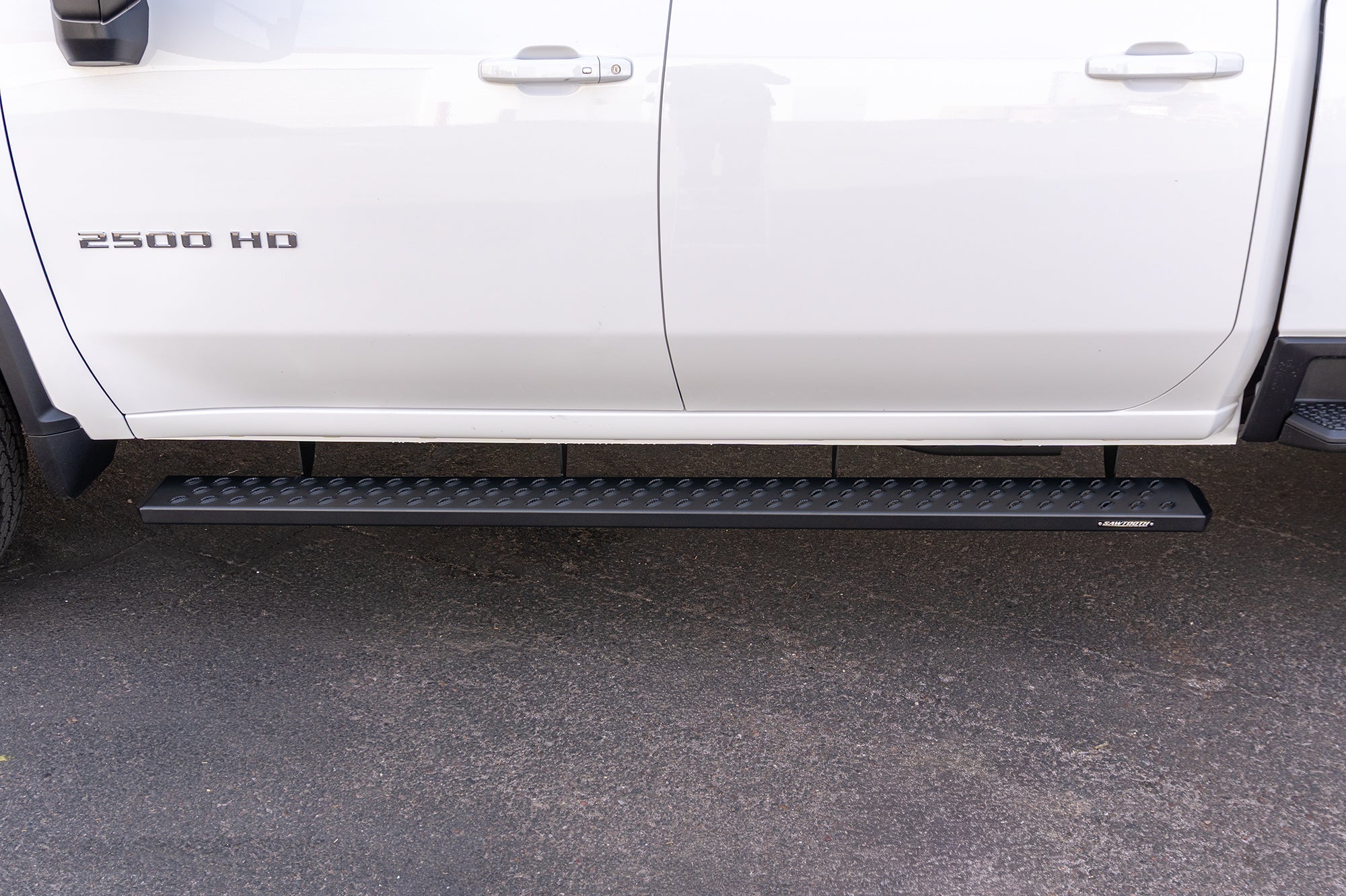 Raptor Series Sawtooth Running Boards Black Textured Aluminum - 19-26 Chevy Silverado/GMC Sierra 1500; 20-26 Silverado/Sierra 2500/3500 HD Crew Cab