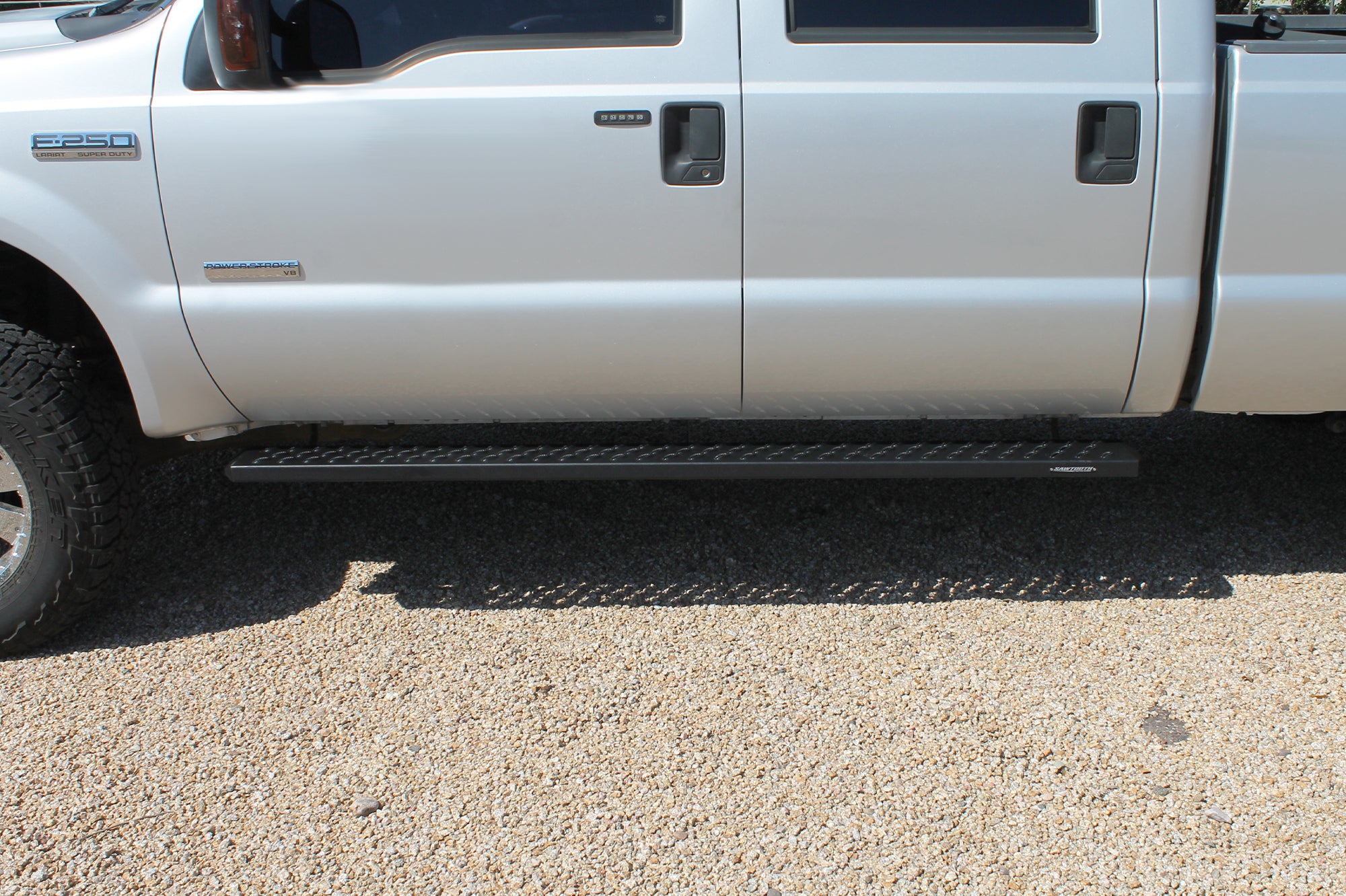 Raptor Series Sawtooth Running Boards Black Textured Aluminum - 99-16 Ford F-250/F-350 Super Duty Crew Cab