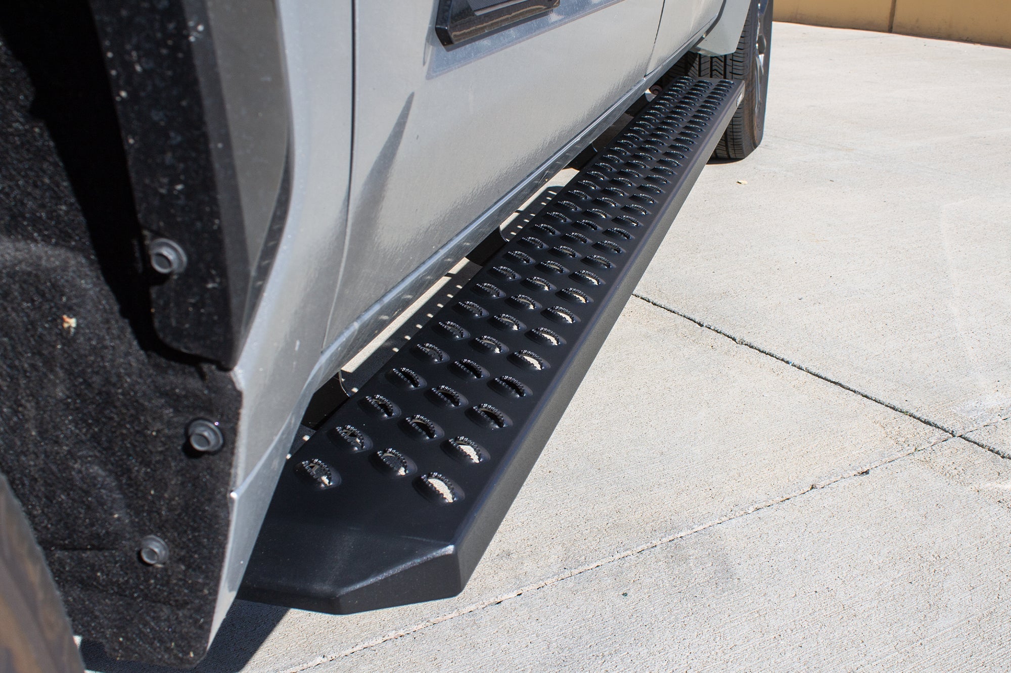 6.5in Sawtooth Slide Track Running Boards - Black Textured Aluminum