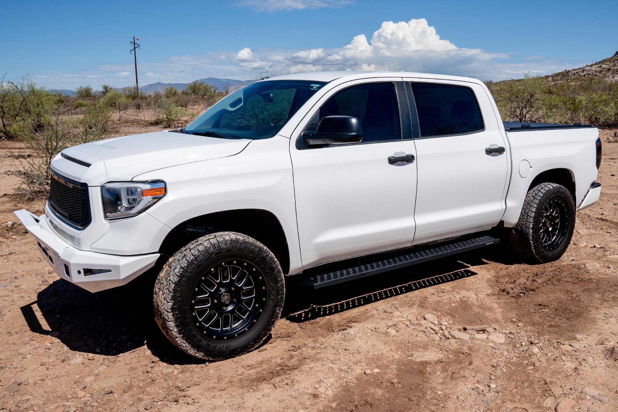 Raptor Series Sawtooth Running Boards Black Textured Aluminum - 07-21 Toyota Tundra Double Cab