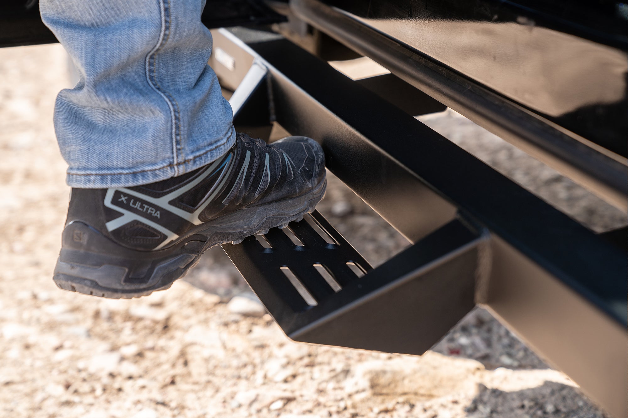 Magnum RT Gen 2 Drop Steps Black Textured Alloy Steel - 15-26 Ford F-150; 22-25 F-150 Lightning; 17-26 F-250/F-350 Super Duty Crew Cab